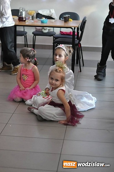 Zdjęcie w galerii na portalu naszwodzislaw.com: Karnawałowy Bal Przebierańców w WDK Olza wiadomości z regionu