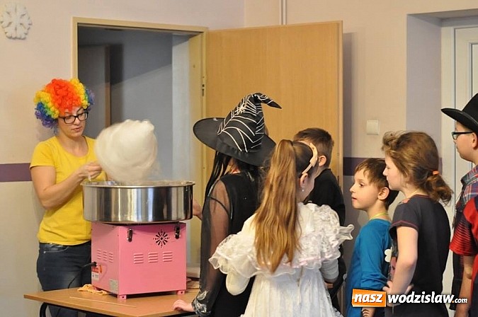 Zdjęcie w galerii na portalu naszwodzislaw.com: Karnawałowy Bal Przebierańców w WDK Olza wiadomości z regionu