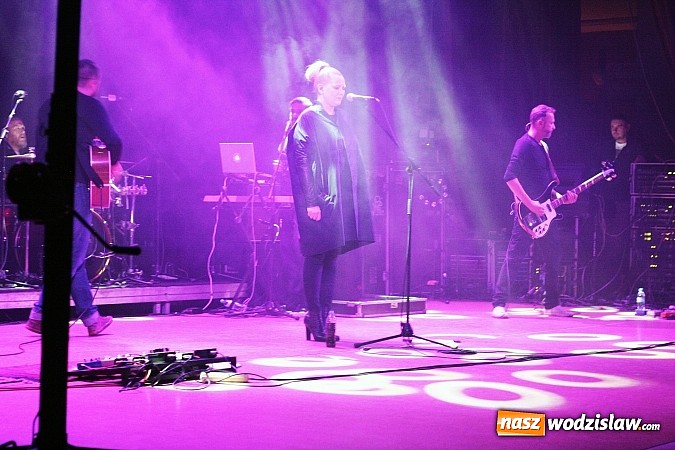 Zdjęcie w galerii na portalu naszwodzislaw.com: Gwiazdy muzyki rockowej zagościły w WCK wiadomości z regionu