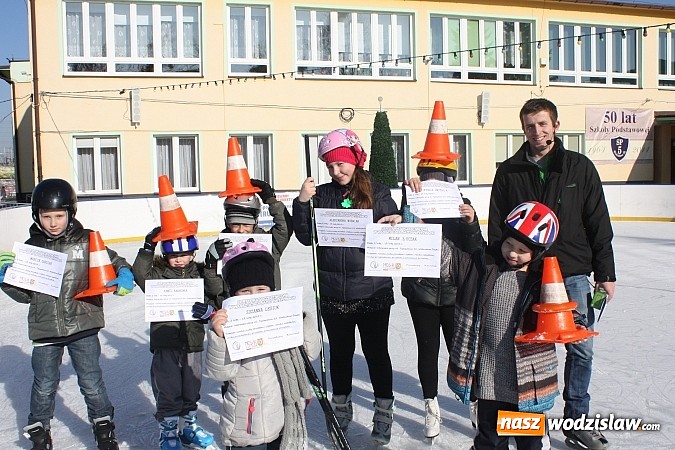 Zdjęcie w galerii na portalu naszwodzislaw.com: Podczas ferii uczyli się jazdy na łyżwach  wiadomości z regionu