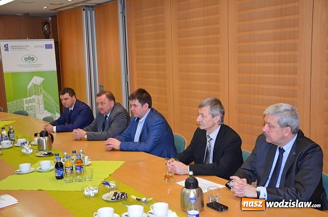 Zdjęcie w galerii na portalu naszwodzislaw.com: Wręczenie potwierdzeń dofinansowania beneficjentom z Porąbki, Tarnowskich Gór i Sosnowca  wiadomości z regionu