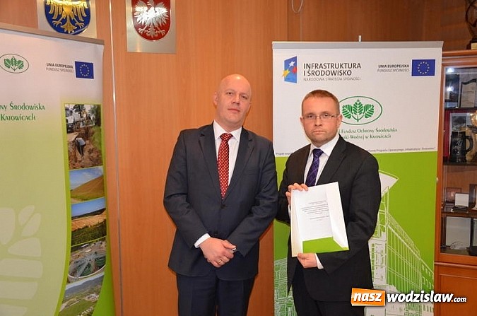 Zdjęcie w galerii na portalu naszwodzislaw.com: Wręczenie potwierdzeń dofinansowania beneficjentom z Porąbki, Tarnowskich Gór i Sosnowca  wiadomości z regionu