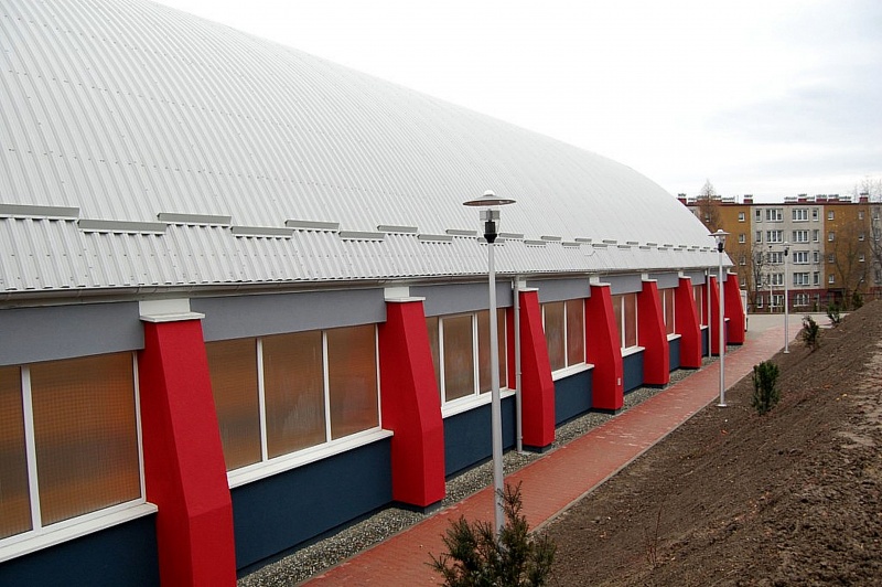 Zdjęcie w galerii na portalu naszwodzislaw.com: Hala sportowa gotowa do użytku wiadomości z regionu