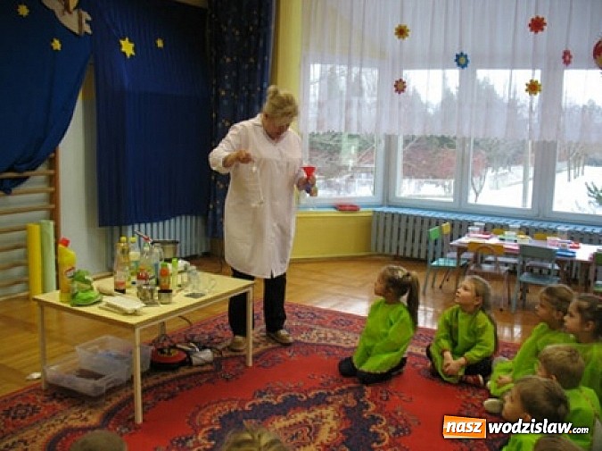 Zdjęcie w galerii na portalu naszwodzislaw.com: Nauka poprzez zabawy badawcze w PP nr 16 w Wodzisławiu Śląskim  wiadomości z regionu