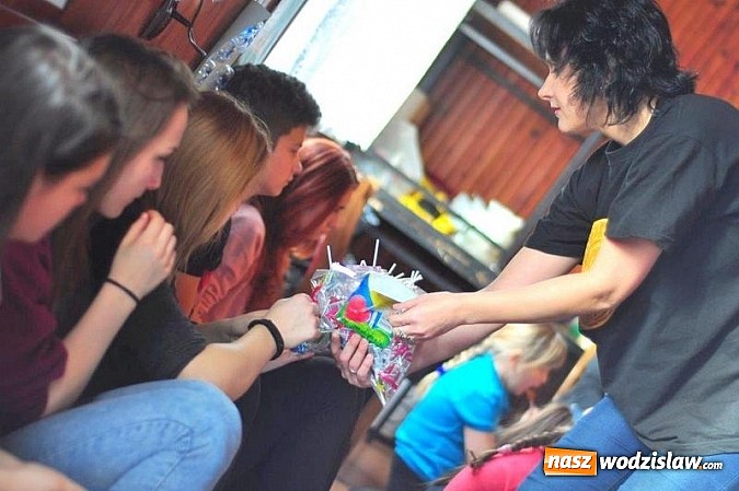 Zdjęcie w galerii na portalu naszwodzislaw.com: Prezes Andrzej Pilot odwiedził uczestników zimowiska ZHP wiadomości z regionu