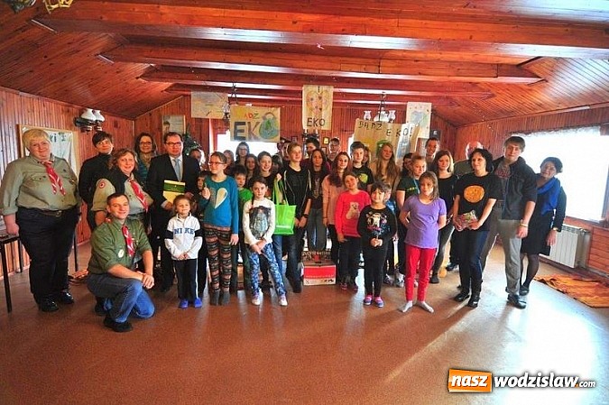 Zdjęcie w galerii na portalu naszwodzislaw.com: Prezes Andrzej Pilot odwiedził uczestników zimowiska ZHP wiadomości z regionu
