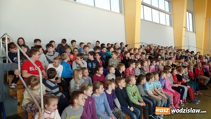 Zdjęcie w galerii na portalu naszwodzislaw.com: Wodzisławscy policjanci rozmawiali z młodzieżą o niebezpieczeństwach czyhających w internecie wiadomości z regionu