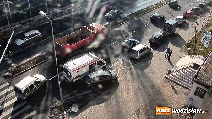 Zdjęcie w galerii na portalu naszwodzislaw.com: Nie zajmuj miejsca karetce  wiadomości z regionu