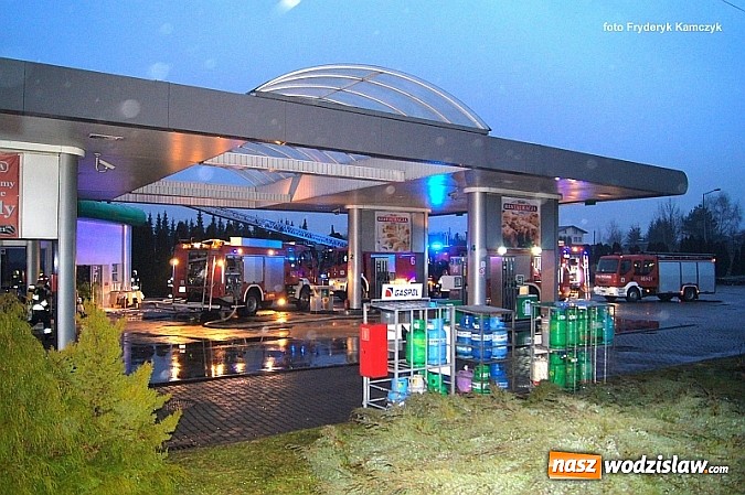 Zdjęcie w galerii na portalu naszwodzislaw.com: Pożar stacji paliw w Kokoszycach wiadomości z regionu