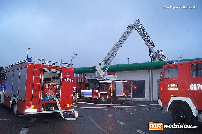 Zdjęcie w galerii na portalu naszwodzislaw.com: Pożar stacji paliw w Kokoszycach wiadomości z regionu