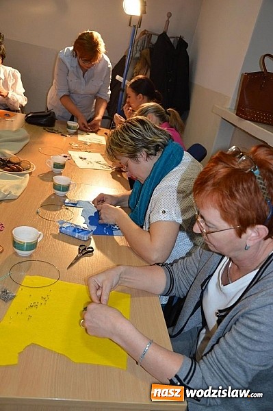 Zdjęcie w galerii na portalu naszwodzislaw.com: Uczyli się robić biżuterię sutasz wiadomości z regionu