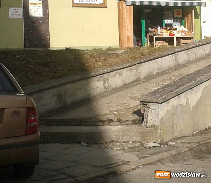 Zdjęcie w galerii na portalu naszwodzislaw.com: Czytelnik pyta: Dlaczego czas na Placu Zwycięstwa zatrzymał się?  wiadomości z regionu