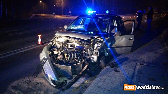 Zdjęcie w galerii na portalu naszwodzislaw.com: Wypadek w Gogołowej. Kierowcy trafili do szpitala!  wiadomości z regionu