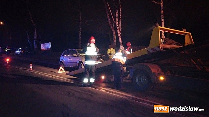 Zdjęcie w galerii na portalu naszwodzislaw.com: Wypadek w Gogołowej. Kierowcy trafili do szpitala!  wiadomości z regionu