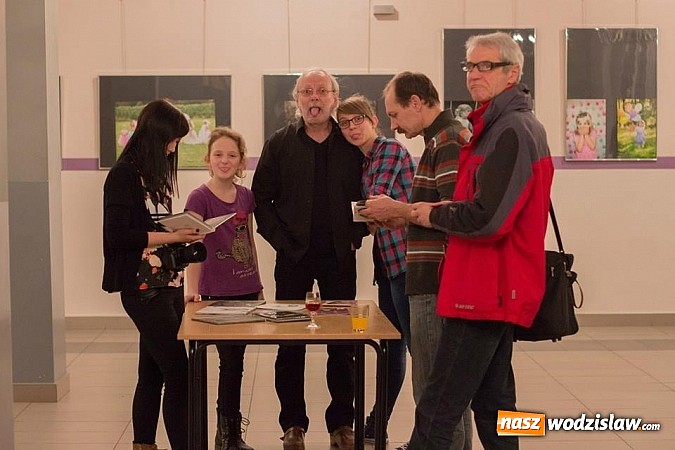 Zdjęcie w galerii na portalu naszwodzislaw.com: Wernisaż wystawy fotografii dziecięcej Moniki Styrnol-Czeczot  wiadomości z regionu