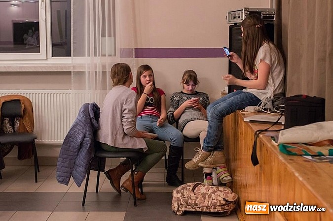 Zdjęcie w galerii na portalu naszwodzislaw.com: Wernisaż wystawy fotografii dziecięcej Moniki Styrnol-Czeczot  wiadomości z regionu