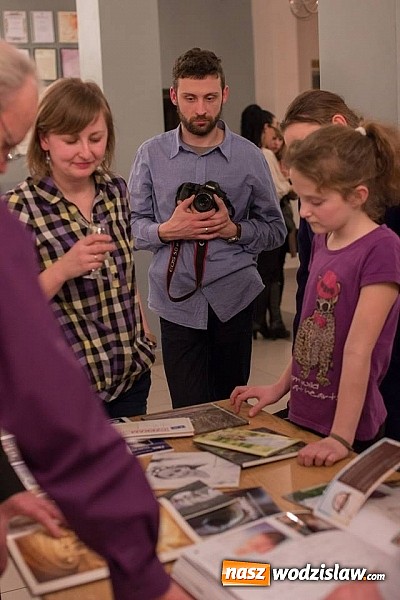 Zdjęcie w galerii na portalu naszwodzislaw.com: Wernisaż wystawy fotografii dziecięcej Moniki Styrnol-Czeczot  wiadomości z regionu