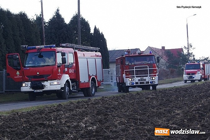 Zdjęcie w galerii na portalu naszwodzislaw.com: 54-letni mężczyzna został przygnieciony przyczepą ciągnika! wiadomości z regionu