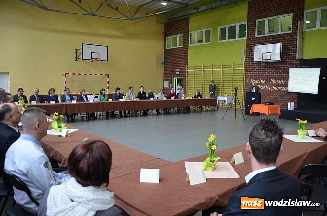 Zdjęcie w galerii na portalu naszwodzislaw.com: II forum przedsiębiorczości w „Ekonomiku”  wiadomości z regionu