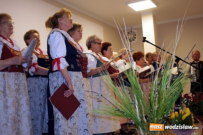 Zdjęcie w galerii na portalu naszwodzislaw.com: Z okazji Dnia Kobiet bawiły się panie z Koła Gospodyń Wiejskich w Mszanie i Połomi wiadomości z regionu