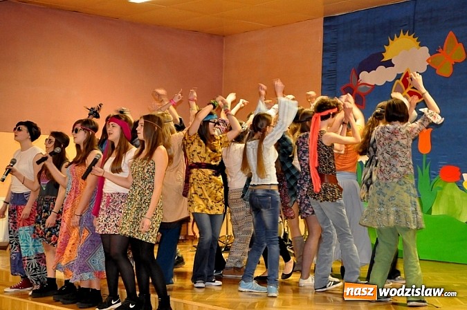 Zdjęcie w galerii na portalu naszwodzislaw.com: Festiwal Piosenki Obcojęzycznej w G1 wiadomości z regionu