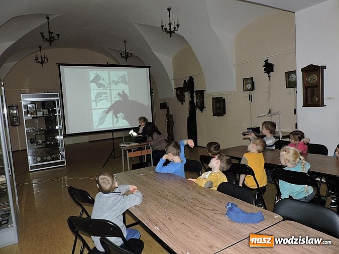 Zdjęcie w galerii na portalu naszwodzislaw.com: Kreatywne zabawy dla przedszkolaków w wodzisławskim Muzeum  wiadomości z regionu