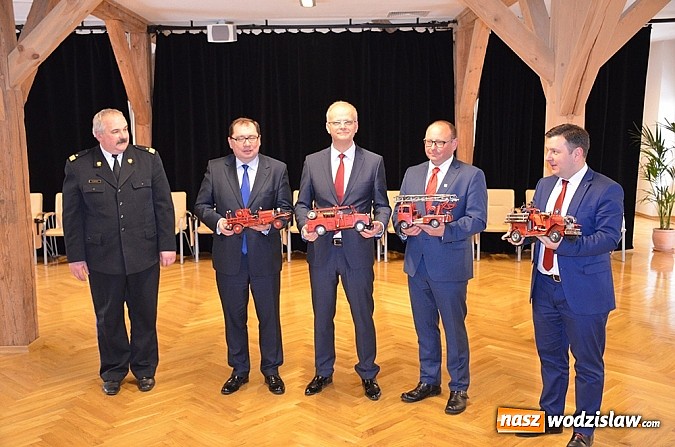 Zdjęcie w galerii na portalu naszwodzislaw.com: Straż pożarna ma nowe wozy wiadomości z regionu