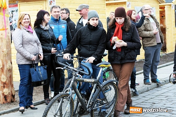 Zdjęcie w galerii na portalu naszwodzislaw.com: Wodzisławski Jarmark Wielkanocny. Dzień historyczny wiadomości z regionu