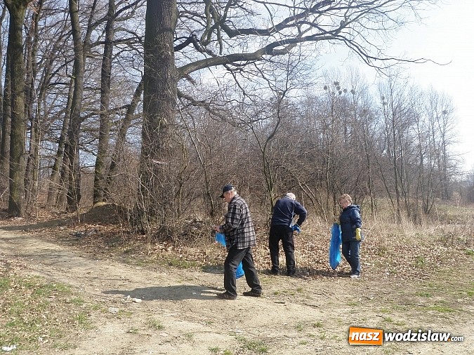 Zdjęcie w galerii na portalu naszwodzislaw.com: Zebrali około 4 ton odpadów wiadomości z regionu