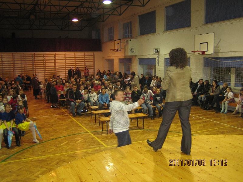 Zdjęcie w galerii na portalu naszwodzislaw.com: Szkoła na Wilchwach zebrała 9 200 zł wiadomości z regionu
