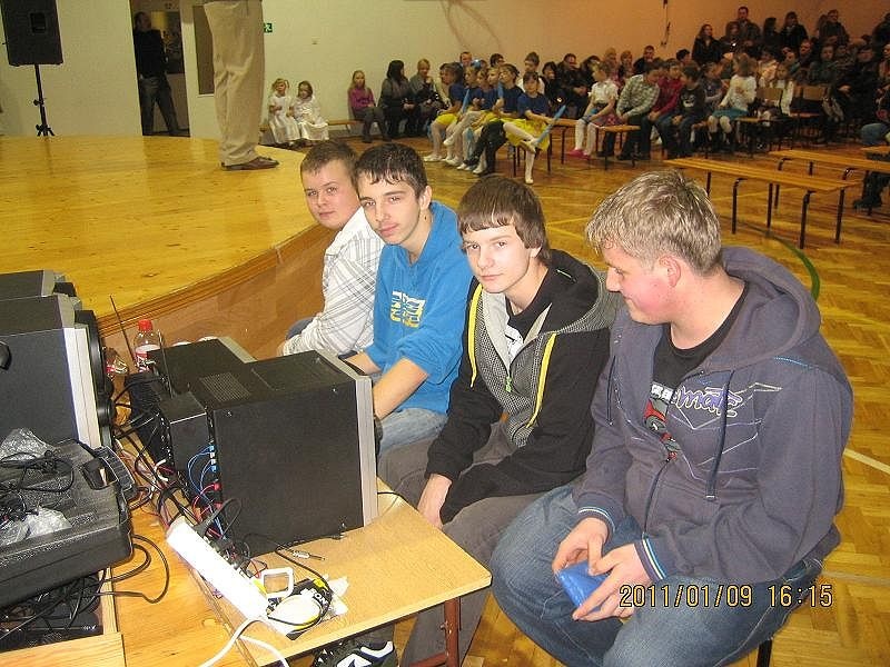 Zdjęcie w galerii na portalu naszwodzislaw.com: Szkoła na Wilchwach zebrała 9 200 zł wiadomości z regionu