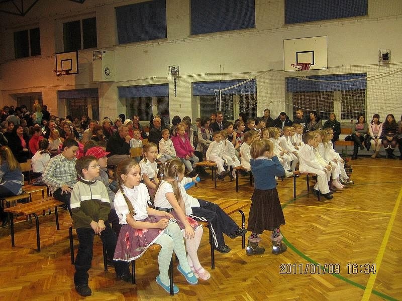 Zdjęcie w galerii na portalu naszwodzislaw.com: Szkoła na Wilchwach zebrała 9 200 zł wiadomości z regionu