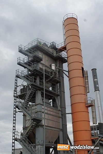 Zdjęcie w galerii na portalu naszwodzislaw.com: Badania nowych filtr&oacute;w w asfaltowni wiadomości z regionu