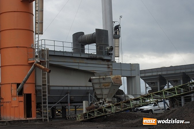 Zdjęcie w galerii na portalu naszwodzislaw.com: Badania nowych filtr&oacute;w w asfaltowni wiadomości z regionu