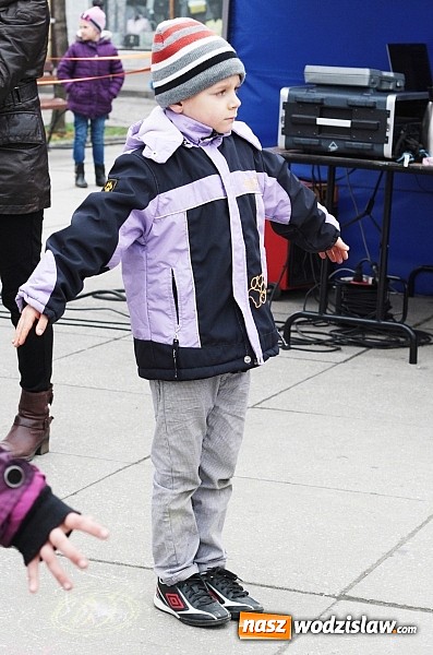 Zdjęcie w galerii na portalu naszwodzislaw.com: Przez siedem dni na wodzisławskim rynku można było zaopatrzyć się na święta wiadomości z regionu