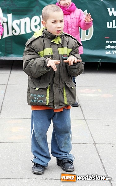 Zdjęcie w galerii na portalu naszwodzislaw.com: Przez siedem dni na wodzisławskim rynku można było zaopatrzyć się na święta wiadomości z regionu