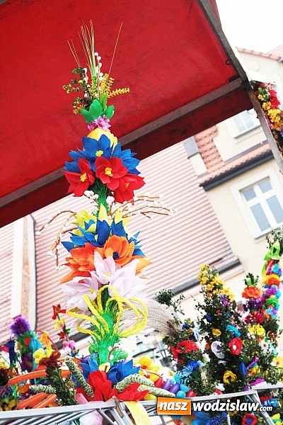 Zdjęcie w galerii na portalu naszwodzislaw.com: Przez siedem dni na wodzisławskim rynku można było zaopatrzyć się na święta wiadomości z regionu