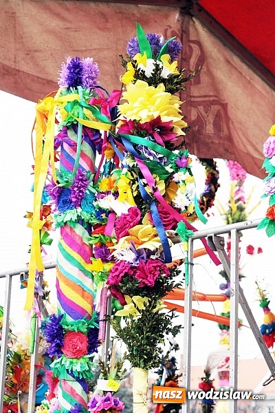 Zdjęcie w galerii na portalu naszwodzislaw.com: Przez siedem dni na wodzisławskim rynku można było zaopatrzyć się na święta wiadomości z regionu