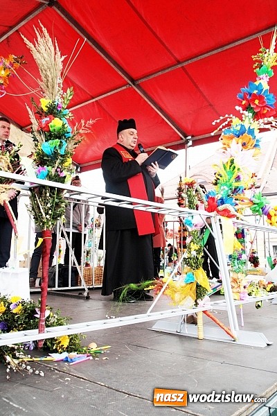 Zdjęcie w galerii na portalu naszwodzislaw.com: Przez siedem dni na wodzisławskim rynku można było zaopatrzyć się na święta wiadomości z regionu