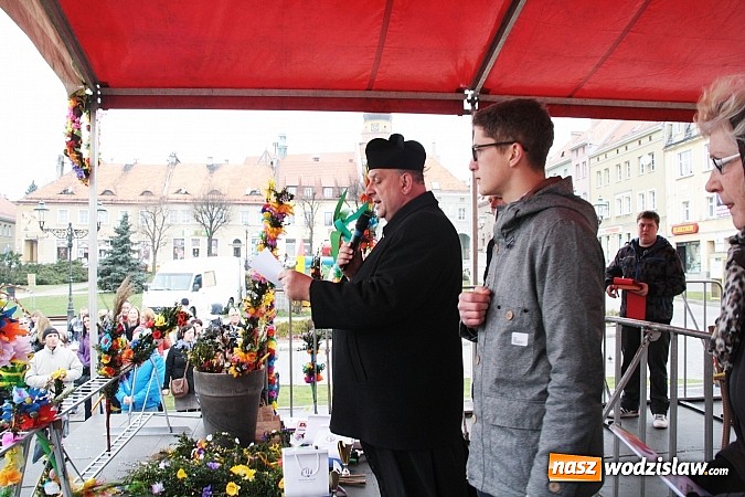 Zdjęcie w galerii na portalu naszwodzislaw.com: Przez siedem dni na wodzisławskim rynku można było zaopatrzyć się na święta wiadomości z regionu