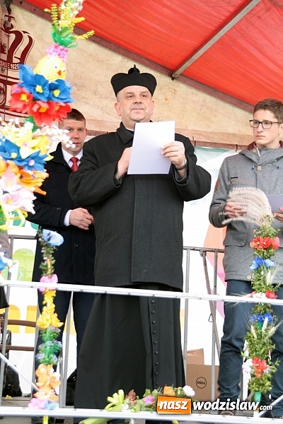 Zdjęcie w galerii na portalu naszwodzislaw.com: Przez siedem dni na wodzisławskim rynku można było zaopatrzyć się na święta wiadomości z regionu