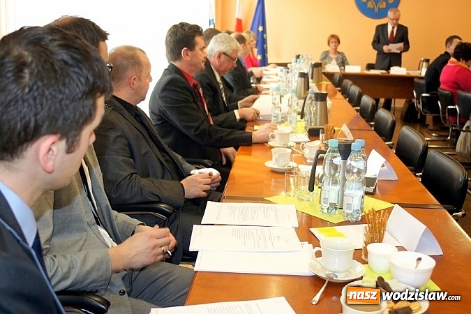 Zdjęcie w galerii na portalu naszwodzislaw.com: Sesja Rady Gminy w Mszanie wiadomości z regionu