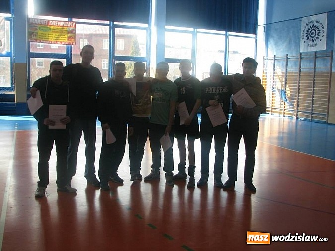 Zdjęcie w galerii na portalu naszwodzislaw.com: Zesp&oacute;ł Szk&oacute;ł Zawodowych mistrzem powiatu w siatk&oacute;wce wiadomości z regionu