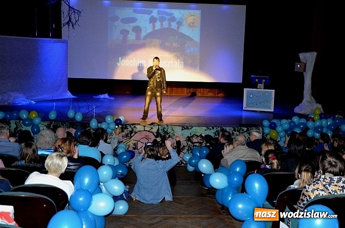 Zdjęcie w galerii na portalu naszwodzislaw.com: O autyzmie kolorowo i rokendrolowo w Wodzisławskim Centrum Kultury wiadomości z regionu