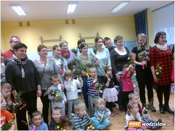 Zdjęcie w galerii na portalu naszwodzislaw.com: Przedszkolaki z PP nr 16 wykonywały wielkanocne palmy dla dzieci z hospicjum w Rybniku wiadomości z regionu