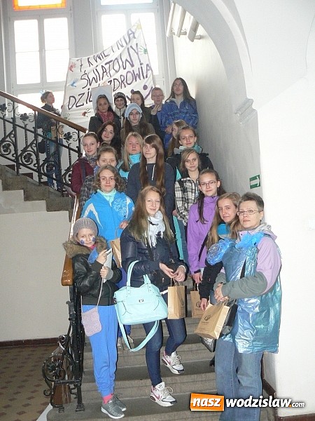 Zdjęcie w galerii na portalu naszwodzislaw.com: Ekologiczne działania w Gimnazjum nr 2 wiadomości z regionu