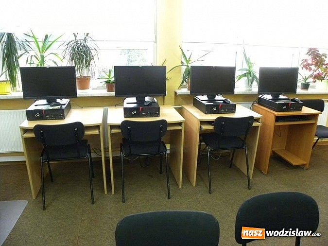 Zdjęcie w galerii na portalu naszwodzislaw.com: Wodzisławska biblioteka wzbogaciła się o nowe komputery wiadomości z regionu