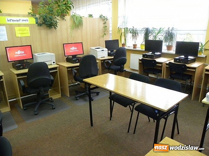 Zdjęcie w galerii na portalu naszwodzislaw.com: Wodzisławska biblioteka wzbogaciła się o nowe komputery wiadomości z regionu