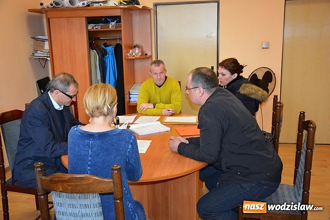 Zdjęcie w galerii na portalu naszwodzislaw.com: Umowa na remont basenu została podpisana  wiadomości z regionu