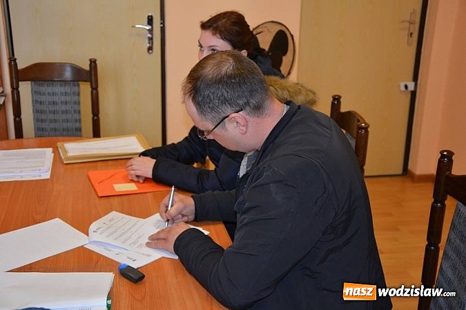 Zdjęcie w galerii na portalu naszwodzislaw.com: Umowa na remont basenu została podpisana  wiadomości z regionu